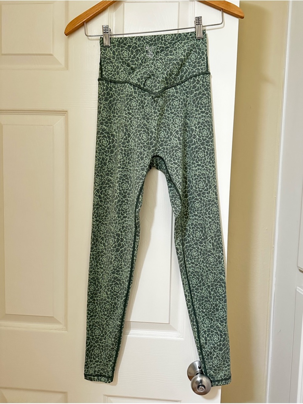 BuffBunny Green Floral-Print Leggings